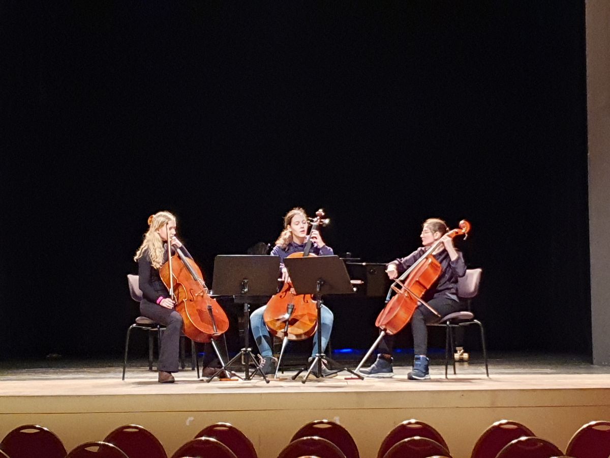 Cellotrio